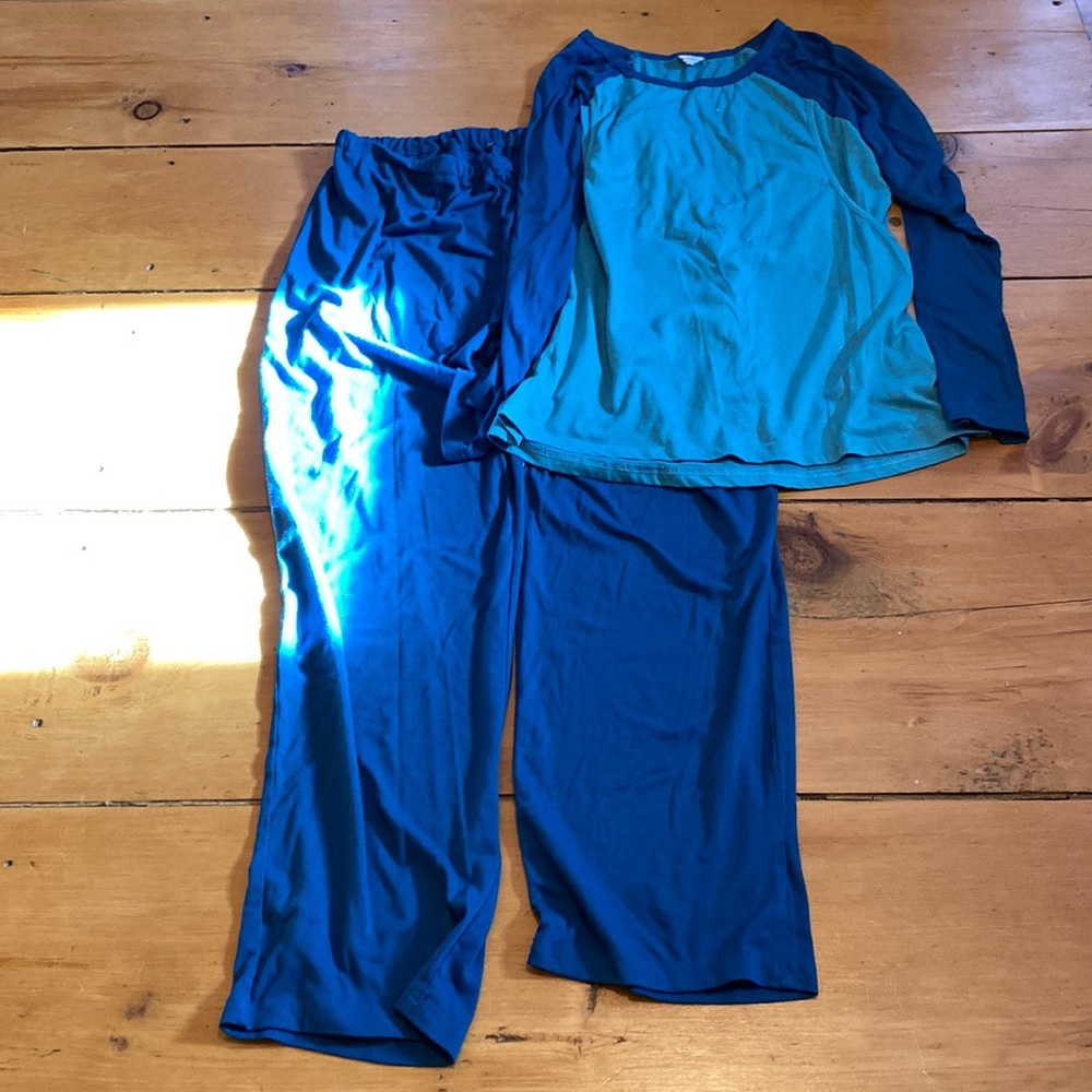 Maxmoda maternity/nursing pajamas, size medium